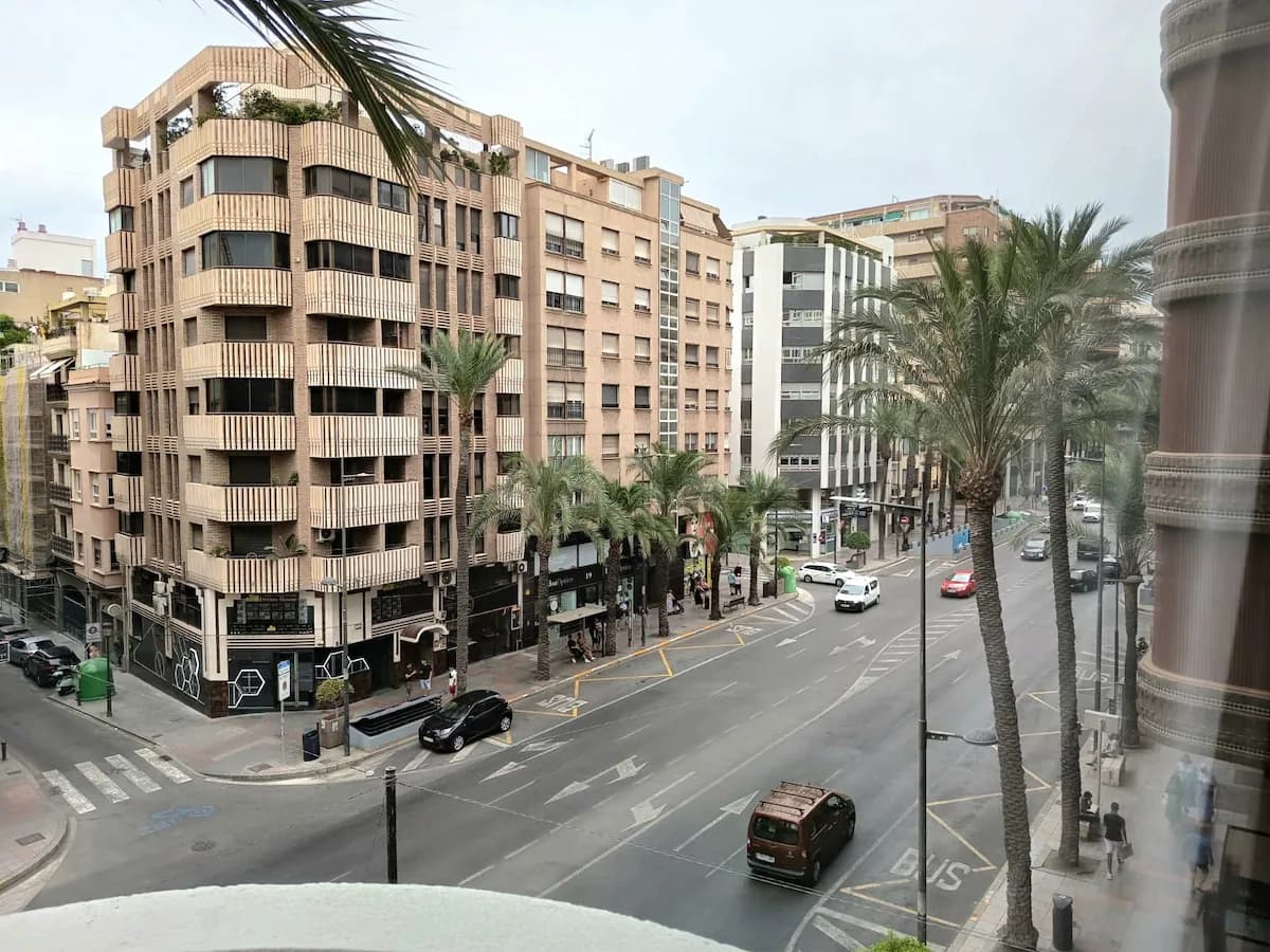 Alfonso Central Alicante | 4-Bedroom City Apartment
